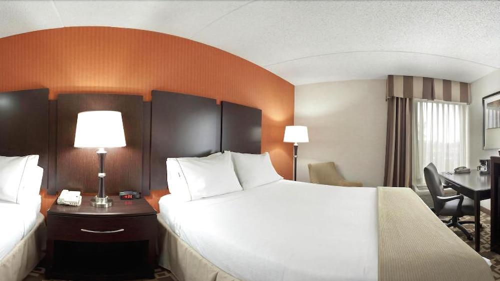 Express Barre East By Ihg Hotel 2*