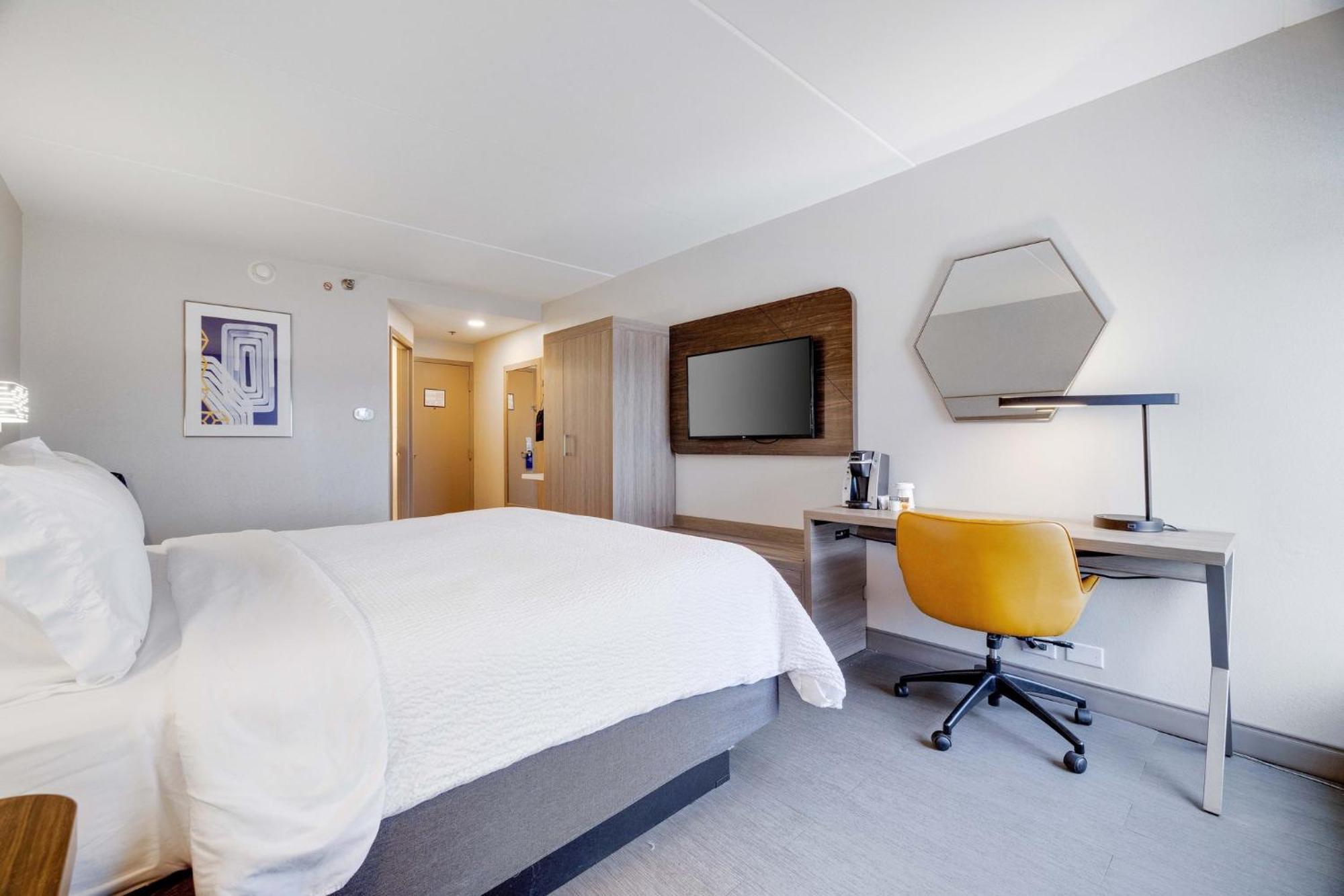 Express Barre East By Ihg Hotel 2*