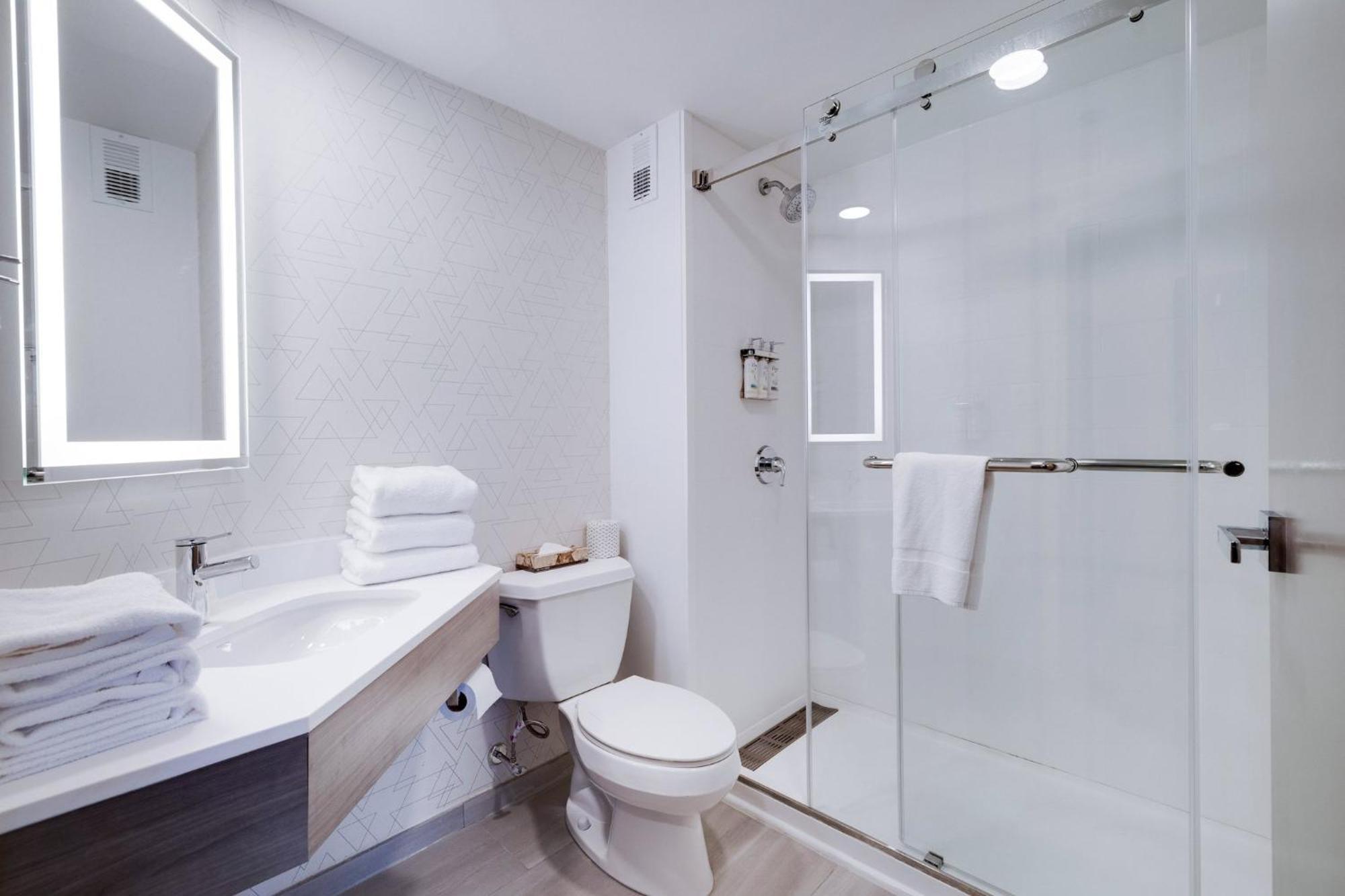 Hotel Express Barre East By Ihg 2*