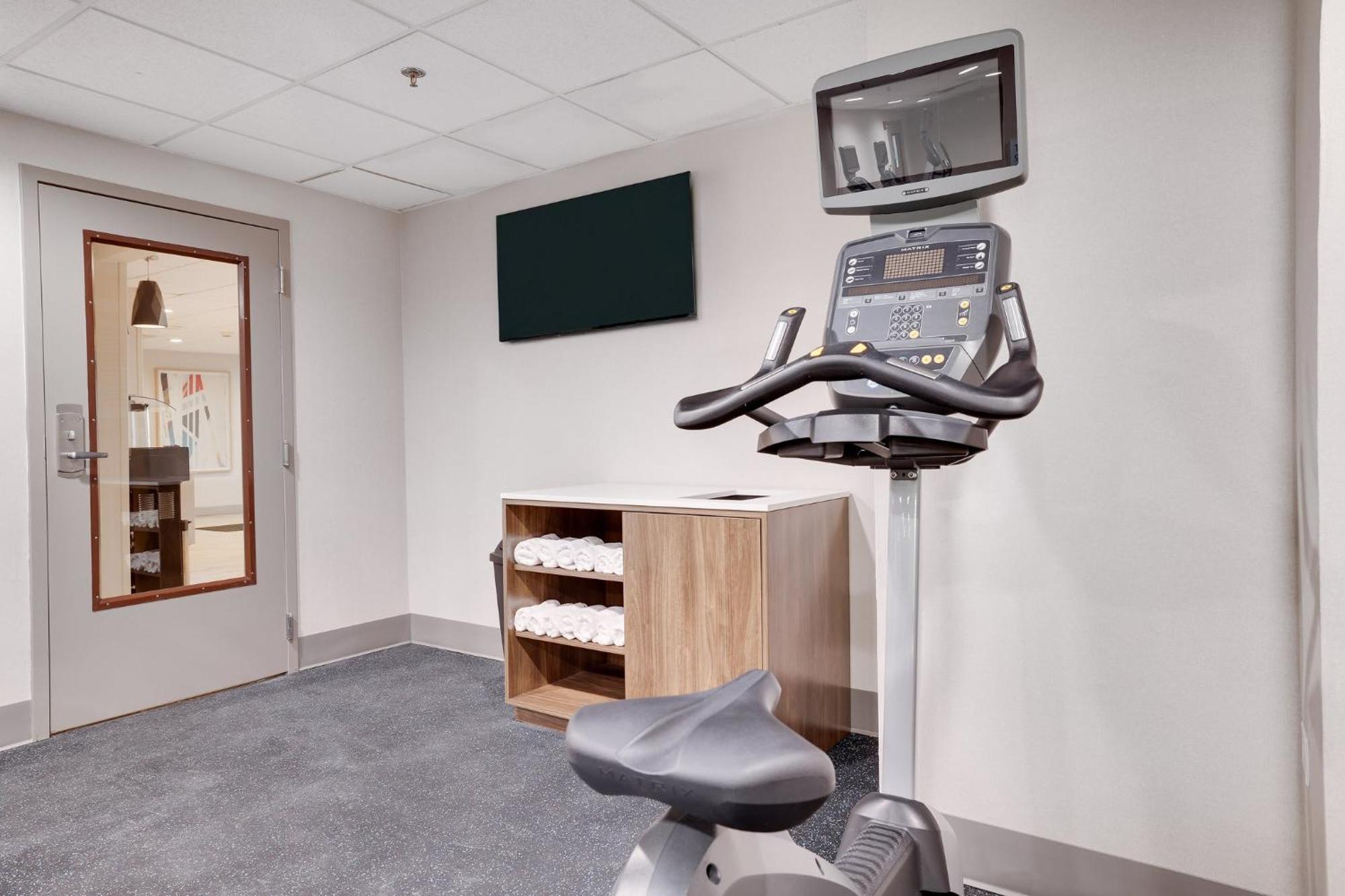 Hotel Express Barre East By Ihg 2*