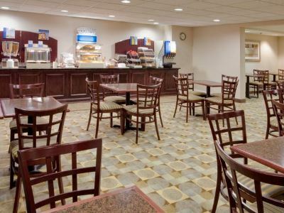 Hotel Express Barre East By Ihg 2*